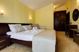 Отель Hotel Odissey Будва Трехместный номер-4