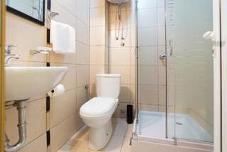Отель Hotel Odissey Будва Двухместный номер с 2 отдельными кроватями-6