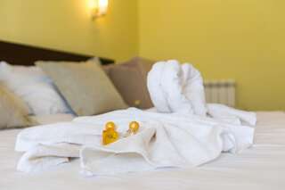 Отель Hotel Odissey Будва Трехместный номер-10
